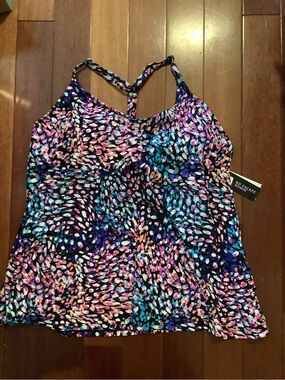 Island Escape Multicolor Printed Swim Tankini Top in Black, Blue, Pink size 22W